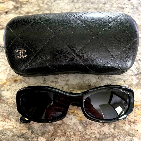 Chanel Rare Quilted Rectangular Sunglasses - Picture 3 of 17